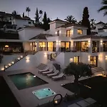 Villa Kumaro 4 Bedroom Spa Outdoor Pool Parking