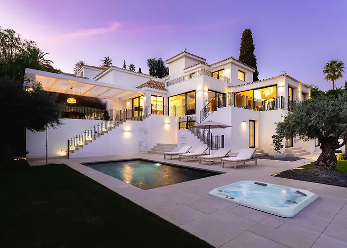 Villa Kumaro 4 Bedroom Spa Outdoor Pool Parking