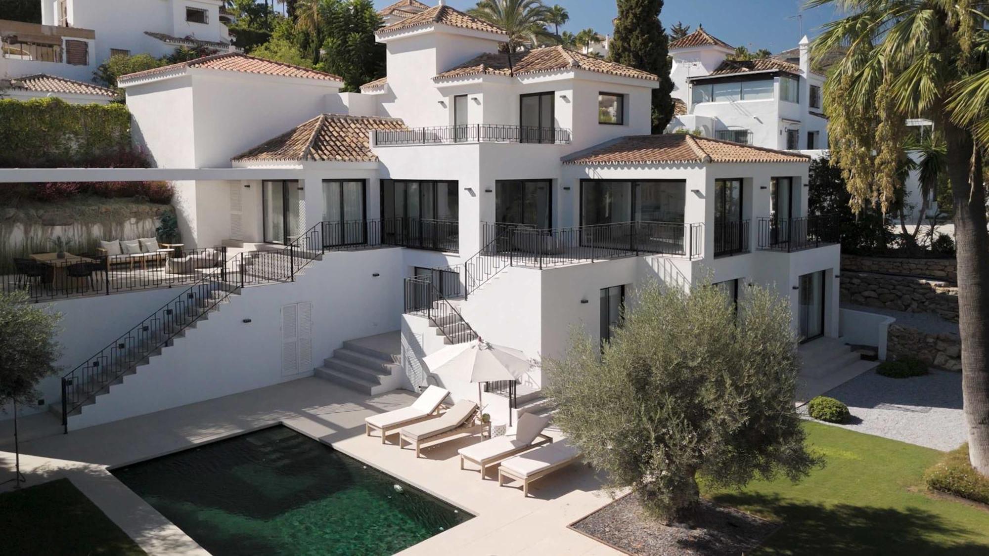 Kumaro 4 Bedroom Outdoor Pool Parking Villa Marbella