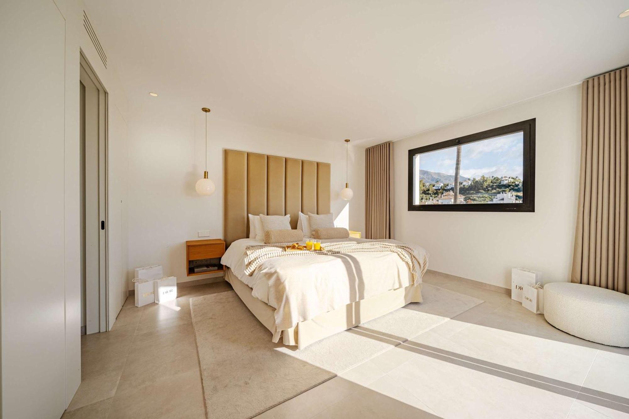 Kumaro 4 Bedroom Outdoor Pool Parking Marbella