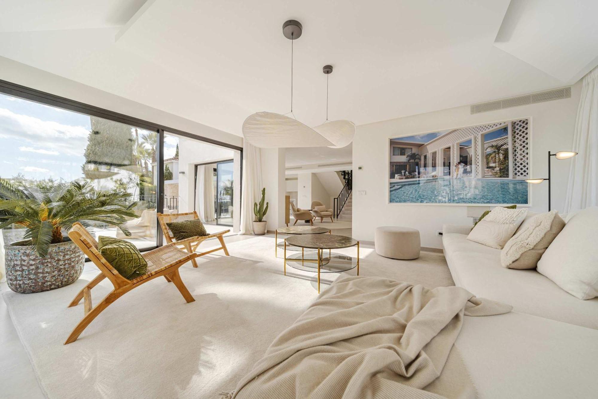Villa Kumaro 4 Bedroom Outdoor Pool Parking *